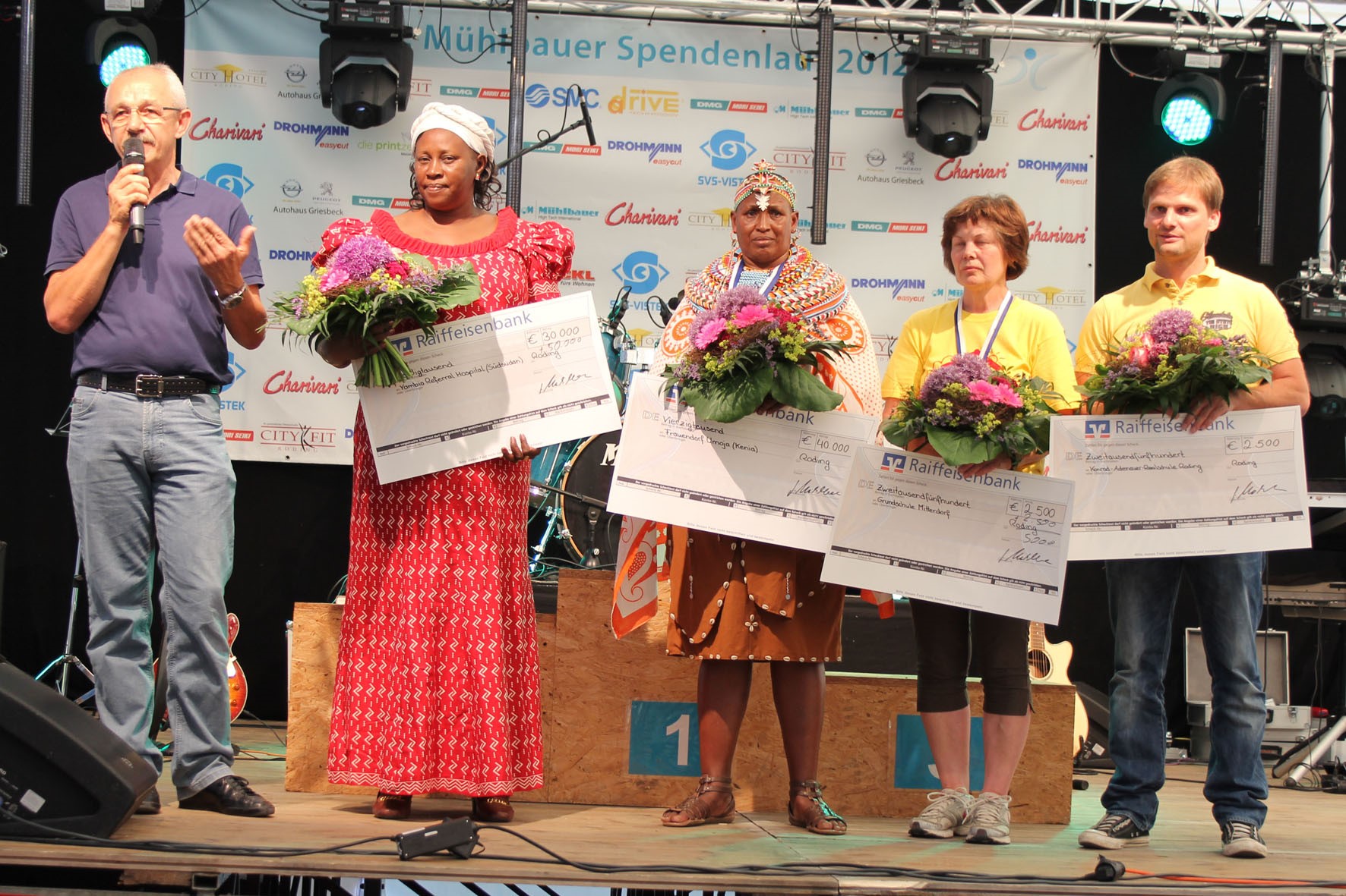 donation-to-umoja-primary-school.jpg